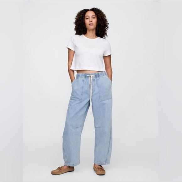 Gap Mid Rise SuperSoft Pull-On Barrel Jeans Light Wash - Picture 1 of 10